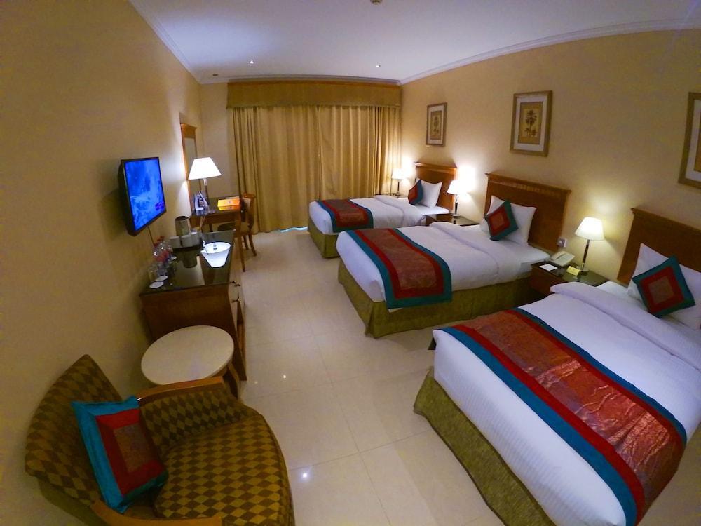 La Quinta By Wyndham Dubai Jumeirah Exteriör bild