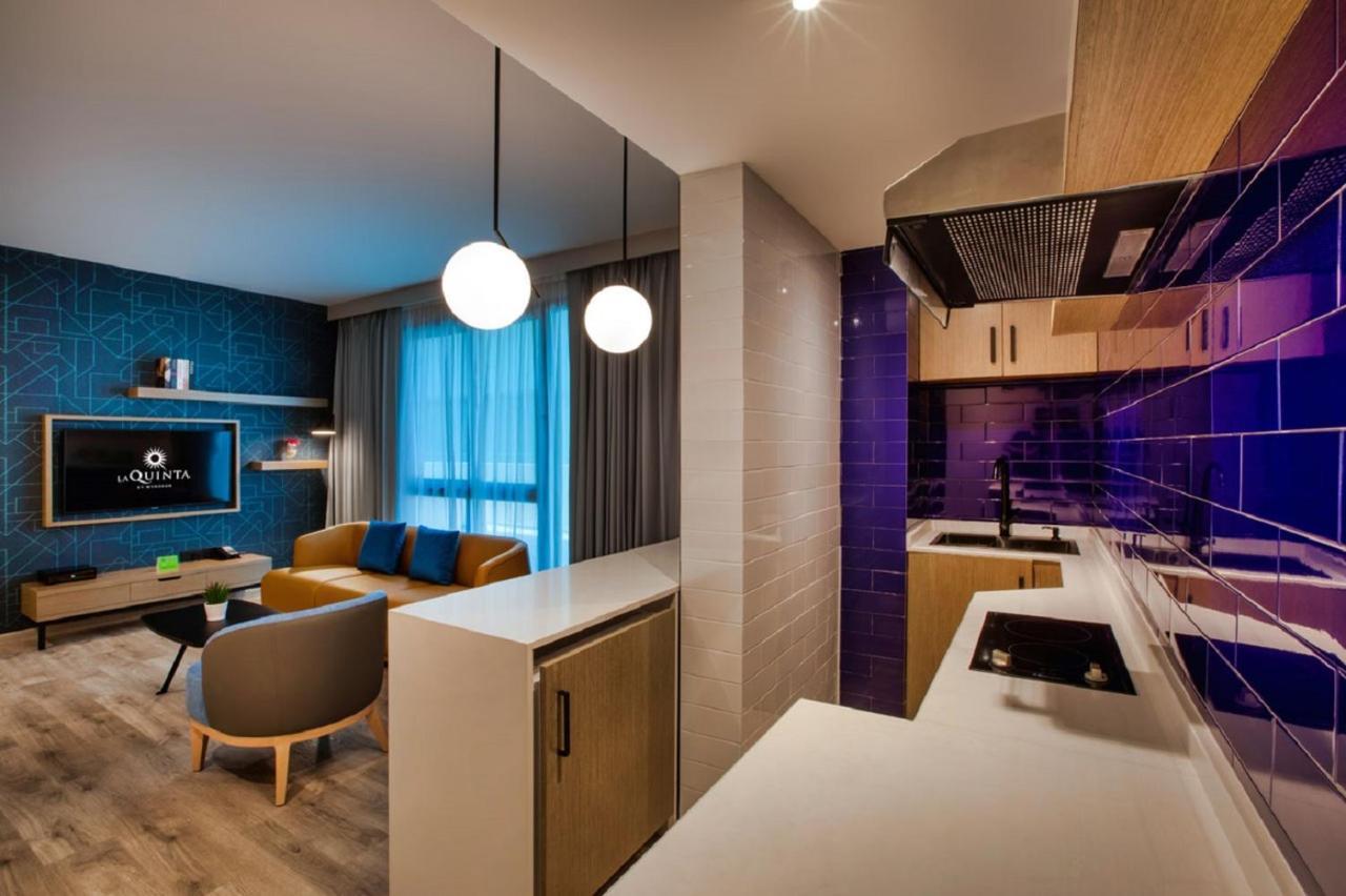 La Quinta By Wyndham Dubai Jumeirah Exteriör bild