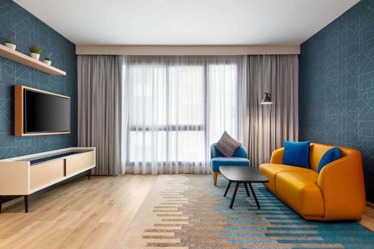 La Quinta By Wyndham Dubai Jumeirah Exteriör bild