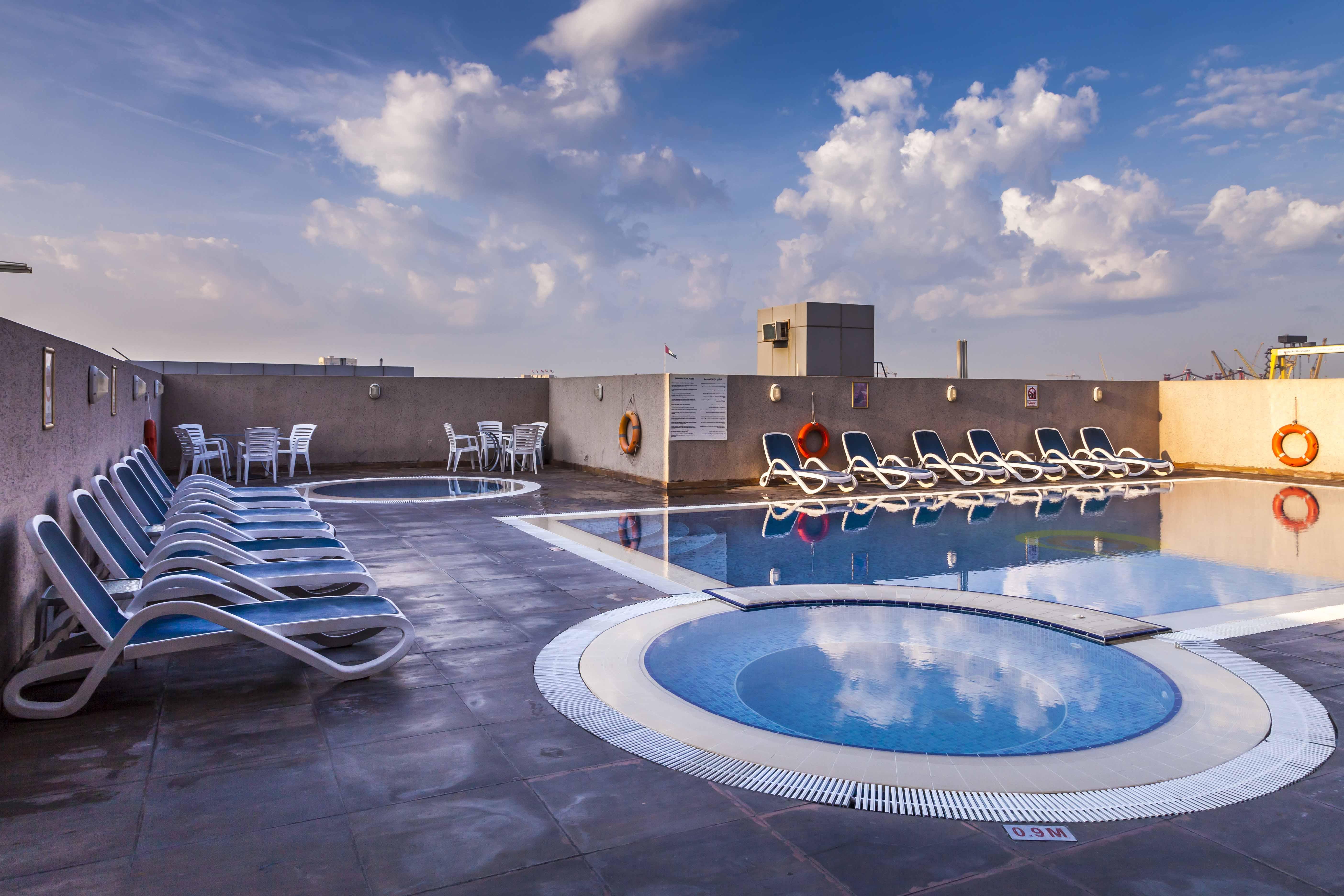 La Quinta By Wyndham Dubai Jumeirah Exteriör bild