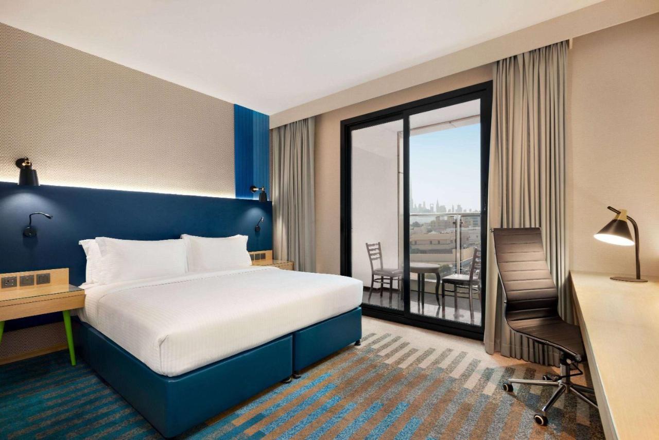 La Quinta By Wyndham Dubai Jumeirah Exteriör bild