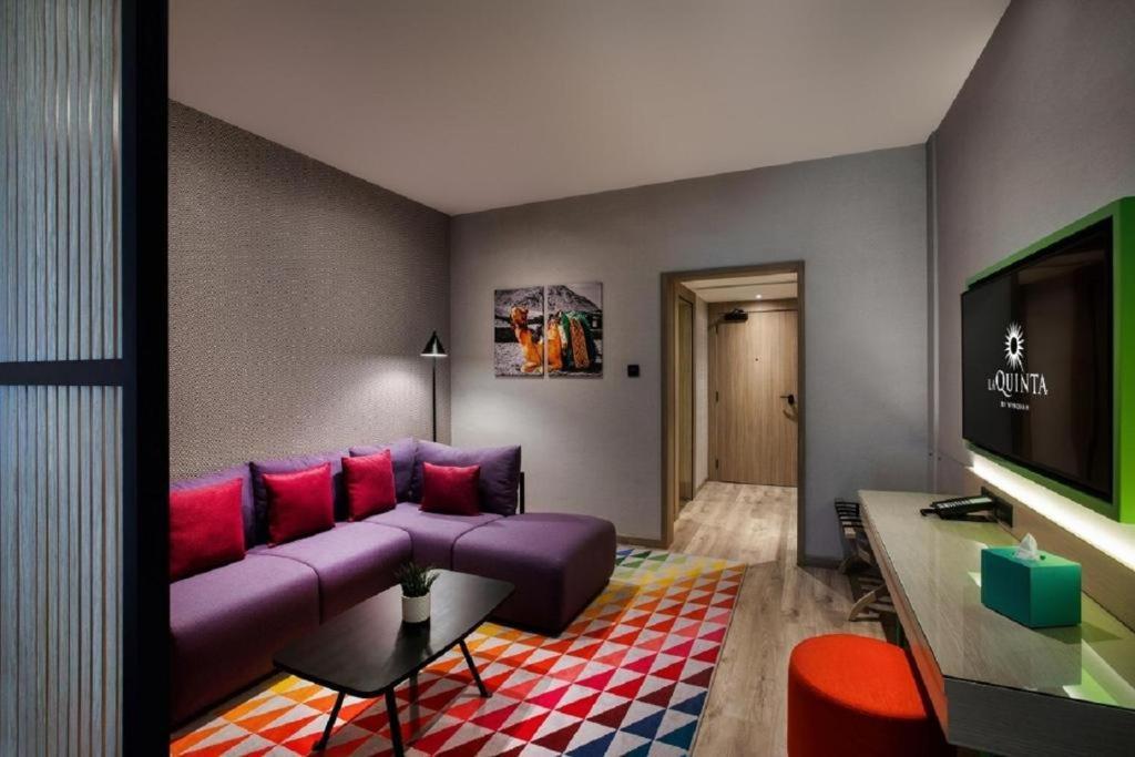 La Quinta By Wyndham Dubai Jumeirah Exteriör bild